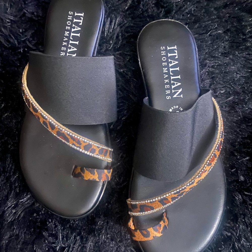 Italian Shoemakers Black Sandals with Leopard Print Straps